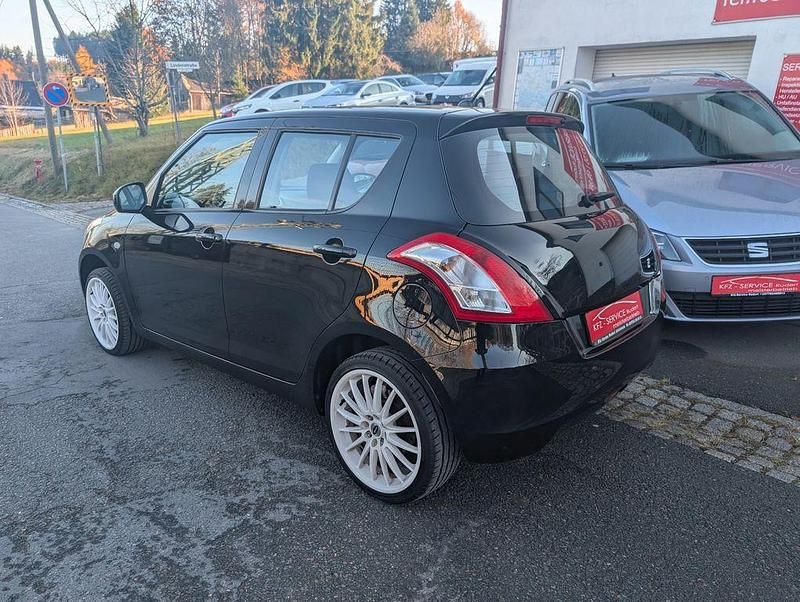 Gebraucht Suzuki Swift Club 94 PS (69 kW) 2011 Schwarz Limousine