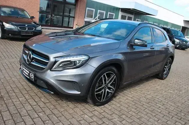 Gebraucht Mercedes GLA250 Night 211 PS (155 kW) 2014 Grau SUV