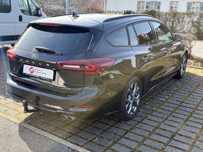 Gebraucht Ford Focus ST-Line X 116 PS (85 kW) 2024 Schwarz Limousine