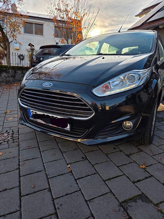 Gebraucht Ford Fiesta Titanium 101 PS (74 kW) 2015 Schwarz Limousine