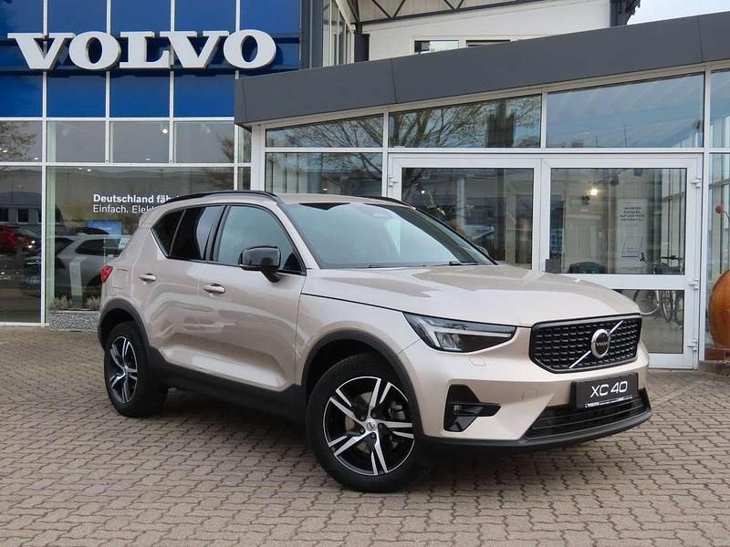 Gebraucht Volvo XC40 Plus 197 PS (144 kW) 2023 Bright dusk SUV