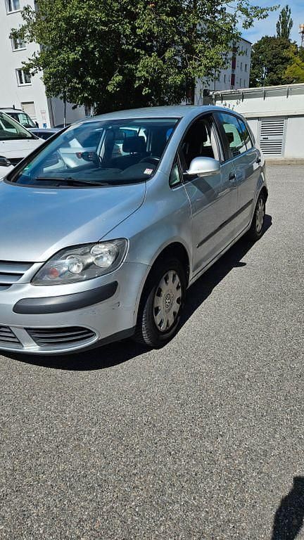 Grau Gebraucht 2006 VW Golf Plus Cross Trendline Van / Kleinbus | 2.000 € (Superpreis) - Bild 1/4