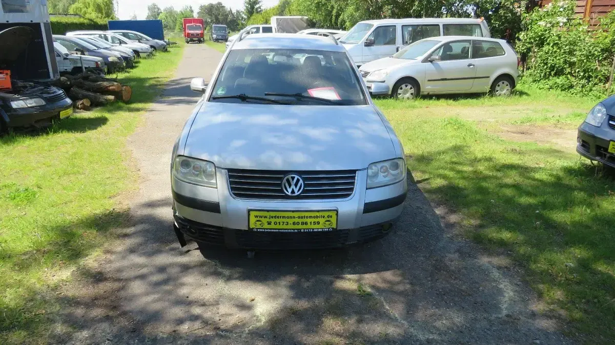 Używany VW Passat Comfortline 110 KM (80 kW) 2003 Srebrny Kombi