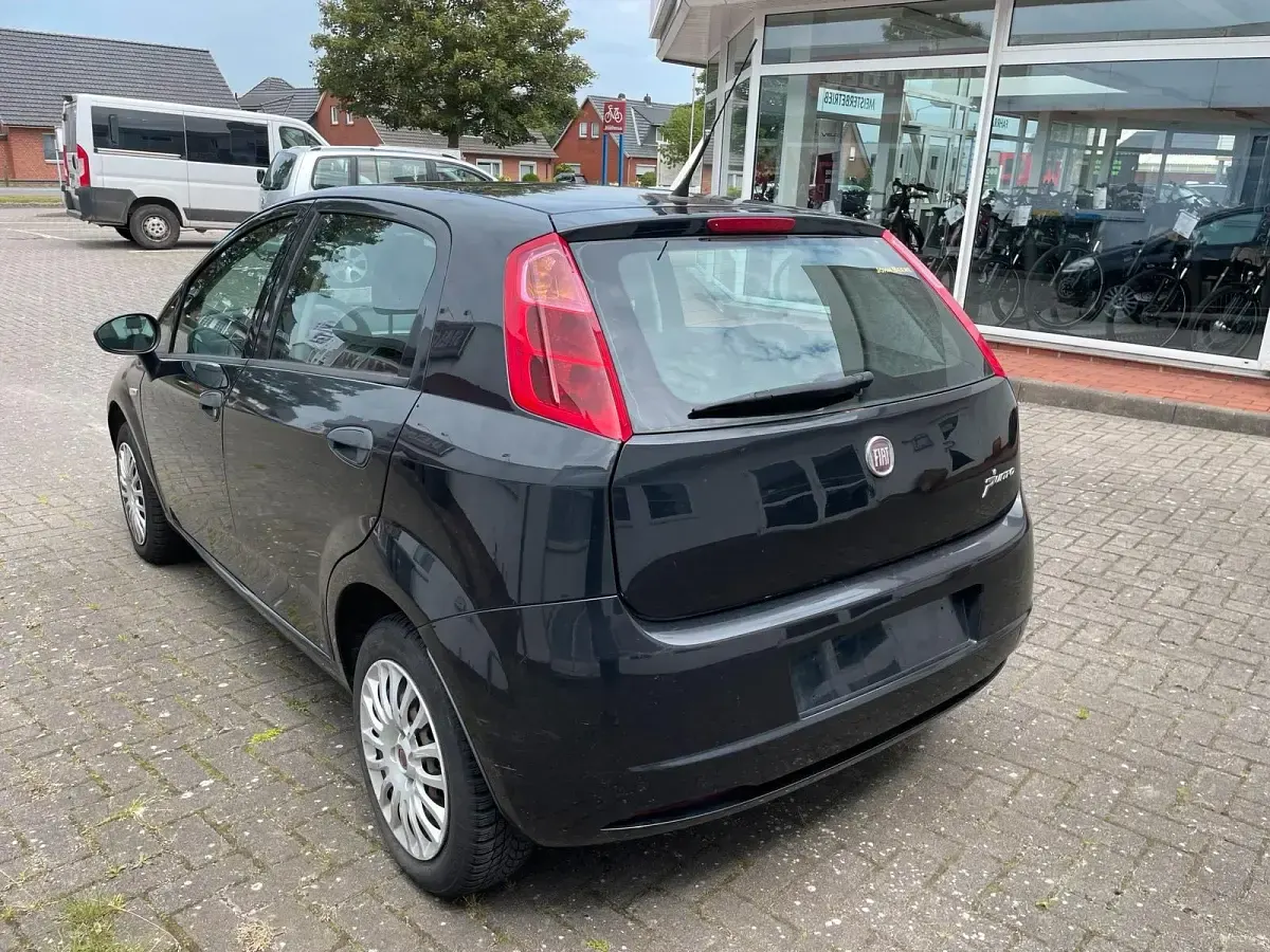 Gebraucht Fiat Punto 77 PS (56 kW) 2010 Schwarz Kleinwagen