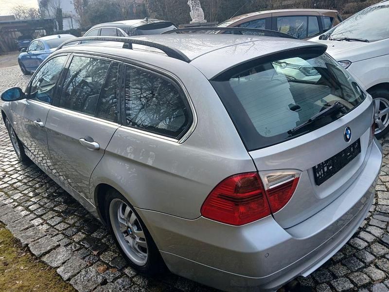 Gebraucht BMW 325 218 PS (160 kW) 2005 Silber Kombi