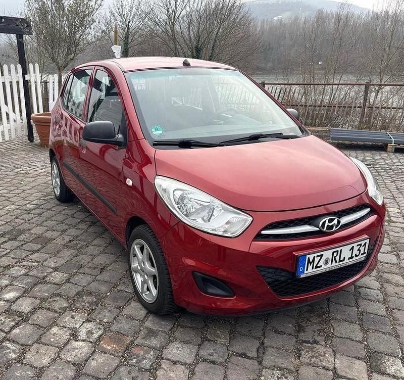 Rot Gebraucht 2013 Hyundai i10 Edition Kleinwagen | 3.000 € (Guter Preis) - Bild 1/4