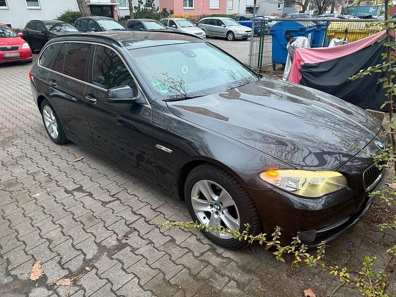Gebraucht BMW 523 204 PS (150 kW) 2011 Braun Kombi