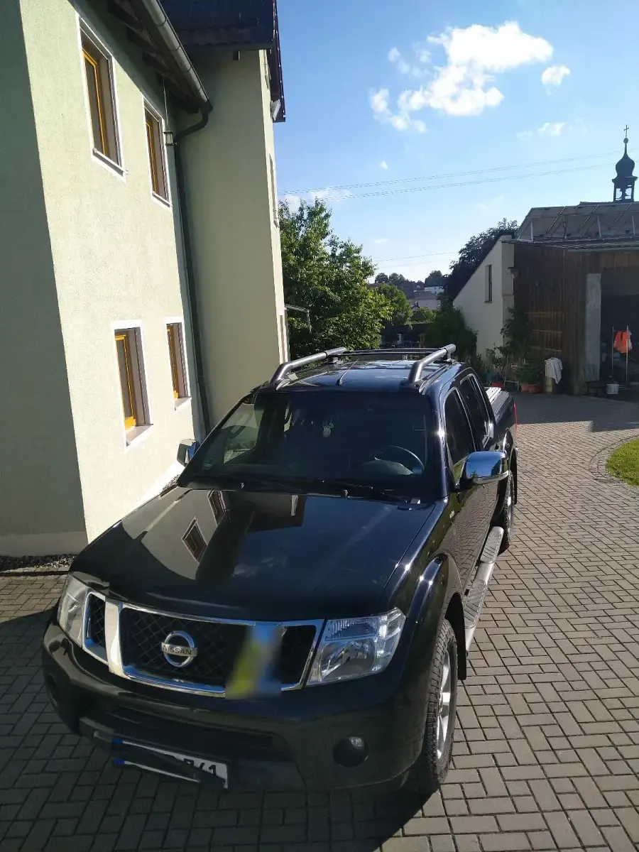 Gebraucht Nissan Navara 190 PS (139 kW) 2012 Schwarz Pickup