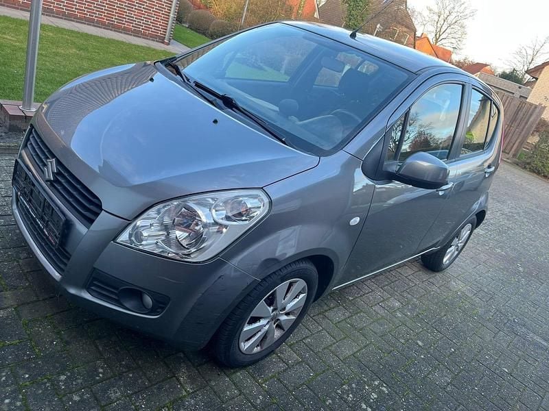 Grau Gebraucht 2010 Suzuki Splash Kleinwagen | 2.900 € (Guter Preis) - Bild 1/4