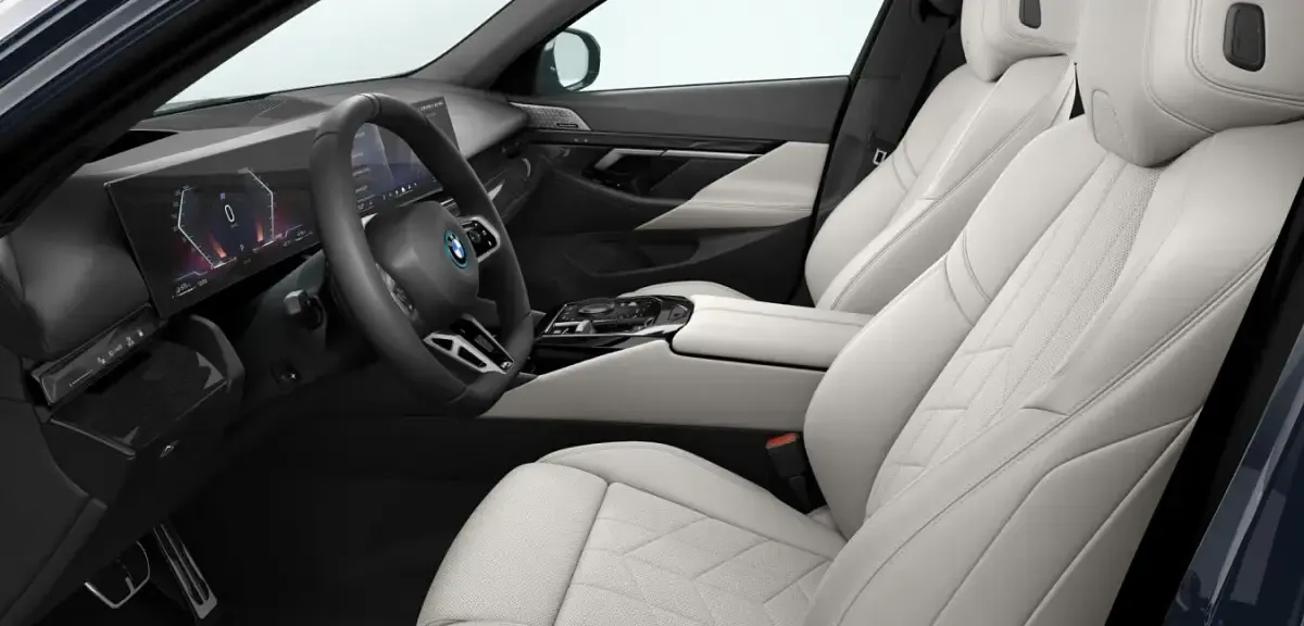 Gebraucht BMW 550e Comfort Edition 489 PS (359 kW) 2026 Schwarz Kombi
