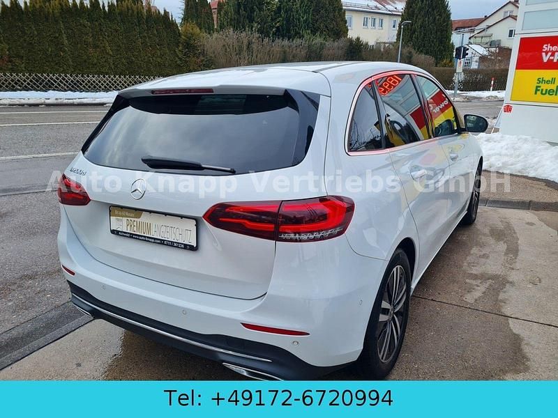 Gebraucht Mercedes B200 Business 150 PS (110 kW) 2021 Weiß Van / Kleinbus
