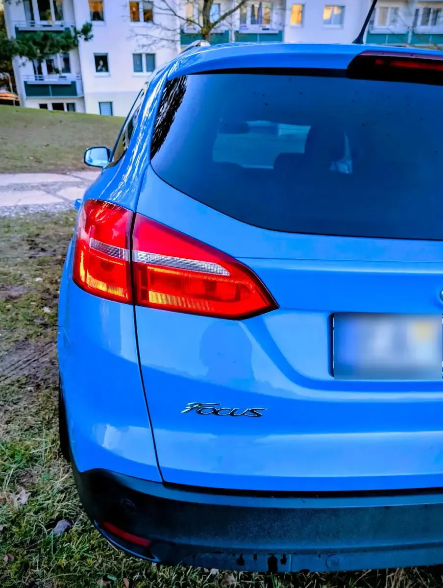 Gebraucht Ford Focus 125 PS (91 kW) 2016 Blau Kombi