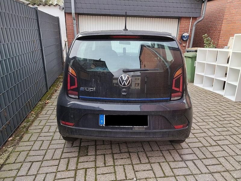 Gebraucht VW e-up! Style 61 kW (83 PS) 2022 Schwarz Kleinwagen
