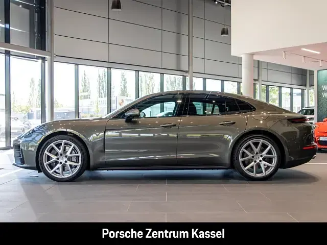 Gebraucht Porsche Panamera 470 PS (345 kW) 2025 Gruen Kleinwagen