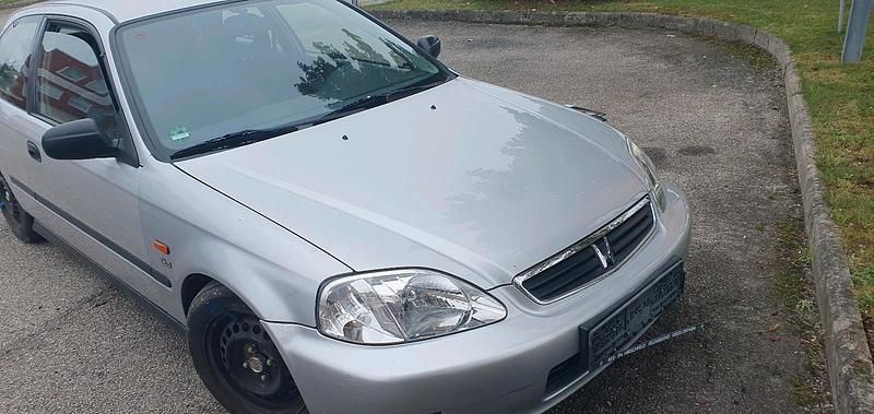 Grau Gebraucht 2000 Honda Civic Kleinwagen | 2.490 € - Bild 1/4