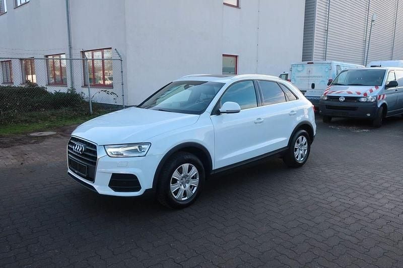 Weiß Gebraucht 2017 Audi Q3 Comfort SUV | 13.900 € (Guter Preis) - Bild 1/4