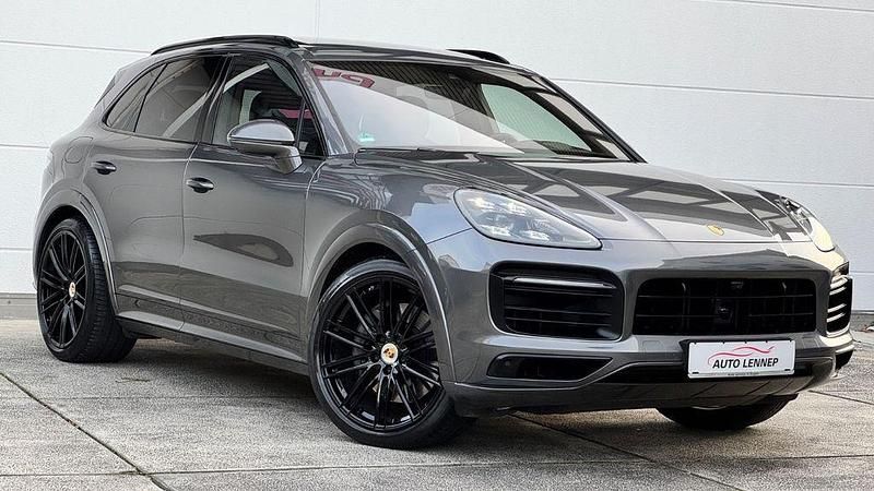 Grau Gebraucht 2019 Porsche Cayenne S Sport SUV | 61.900 € (Teuer) - Bild 1/4