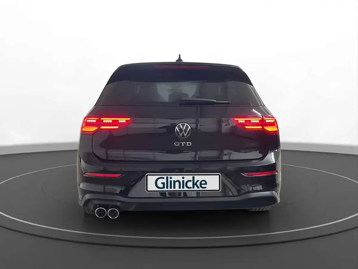Second-hand VW Golf VIII GTD 200 CP (147 kW) 2023 Negru Berlinǎ