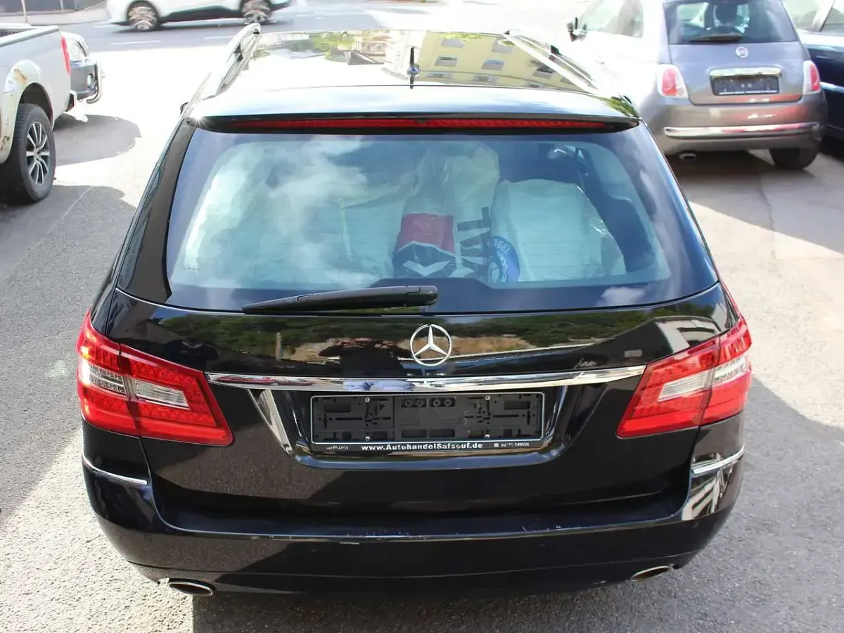 Gebraucht Mercedes E350 231 PS (169 kW) 2010 Obsidianschwarz  metalliclack Kombi