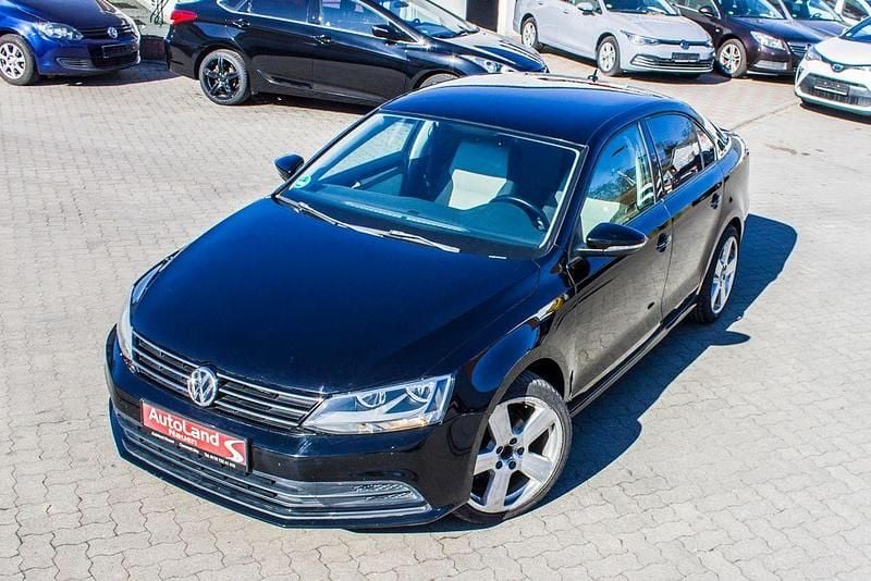 Gebraucht VW Jetta 110 PS (80 kW) 2016 Schwarz Limousine