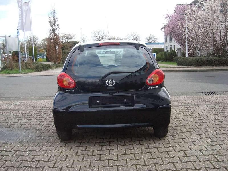 Gebraucht Toyota Aygo 68 PS (50 kW) 2007 Schwarz Kleinwagen