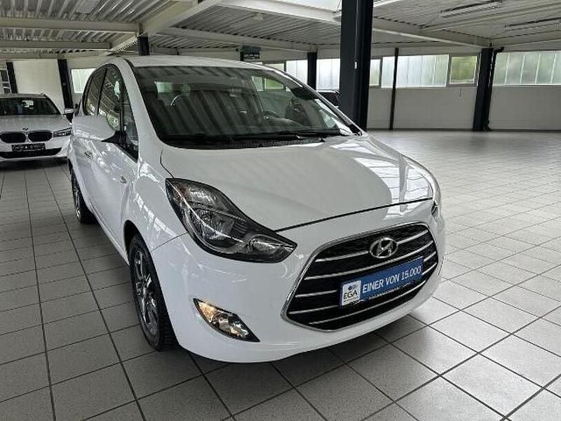 Weiß Gebraucht 2018 Hyundai ix20 Space Van / Kleinbus | 10.790 € (Fairer Preis) - Bild 1/4