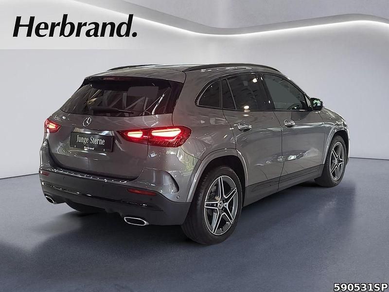 Gebraucht Mercedes GLA220 AMG line 190 PS (139 kW) 2023 Metalliclack mountaingrau SUV