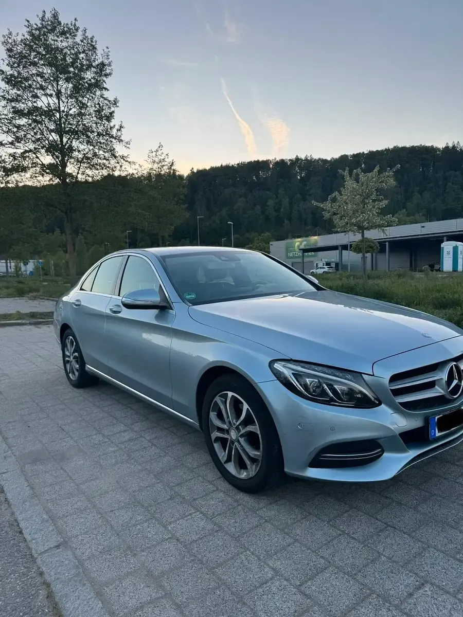 Gebraucht Mercedes C180 Avantgarde 156 PS (114 kW) 2014 Silber Limousine