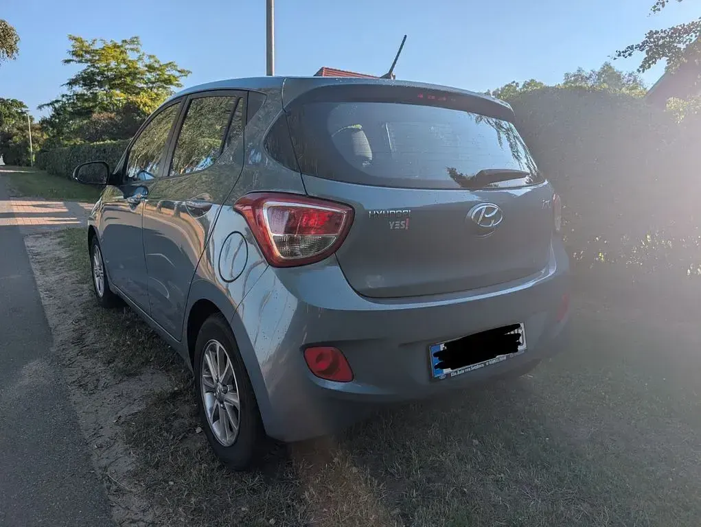 Gebraucht Hyundai i10 67 PS (49 kW) 2016 Blau Kleinwagen