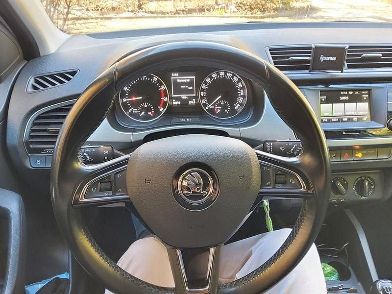 Gebraucht Skoda Fabia Ambition 90 PS (66 kW) 2015 Weiß Limousine