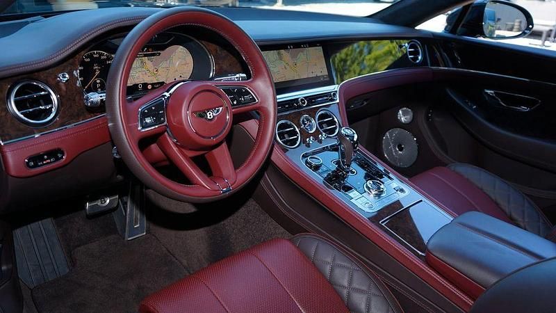 Gebraucht Bentley Continental GT 549 PS (403 kW) 2022 Cumbrian green Coupé