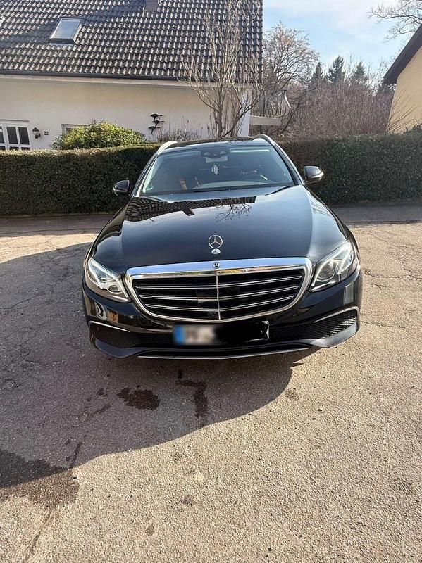 Gebraucht Mercedes E220 Avantgarde 194 PS (142 kW) 2017 Schwarz Kombi
