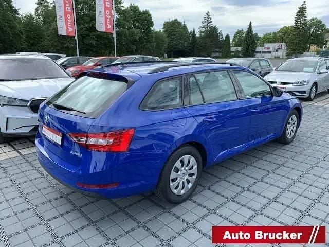 Gebraucht Skoda Superb Active 150 PS (110 kW) 2019 Blau Kombi