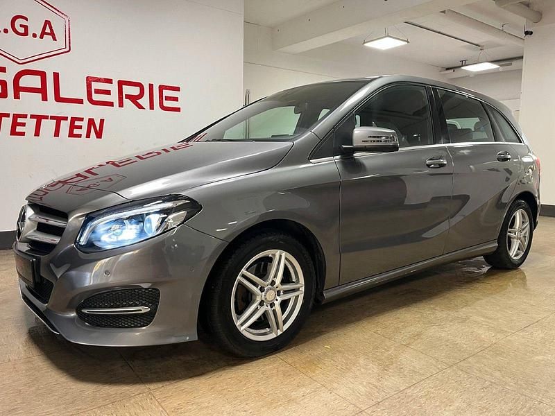 Grau Gebraucht 2016 Mercedes B200 Van / Kleinbus | 15.990 € (Guter Preis) - Bild 1/4