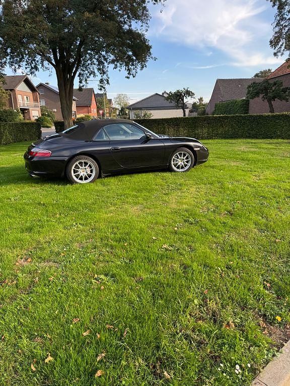 Schwarz Gebraucht 2003 Porsche 996 Cabrio | 27.996 € (Fairer Preis) - Bild 1/4