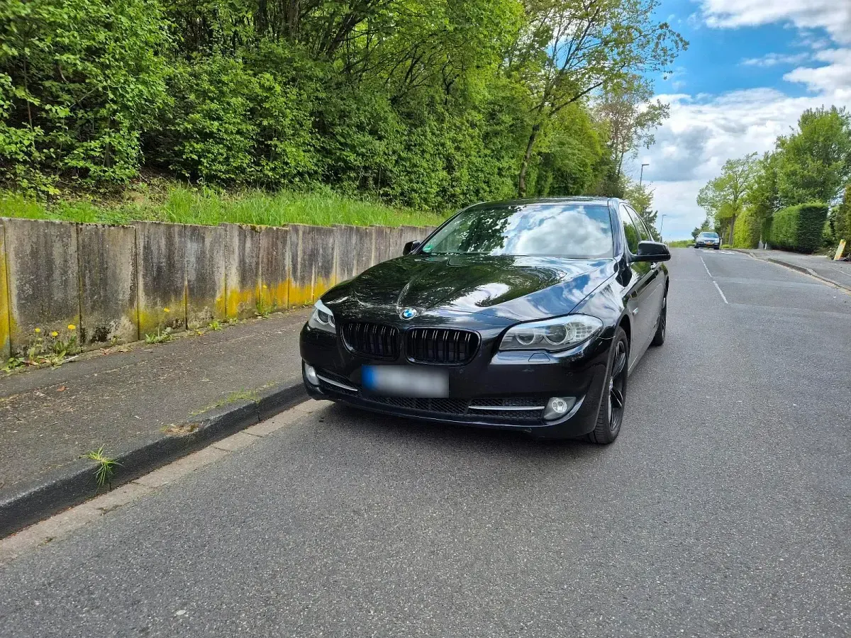 Second-hand BMW 525 184 CP (135 kW) 2012 Negru Berlinǎ
