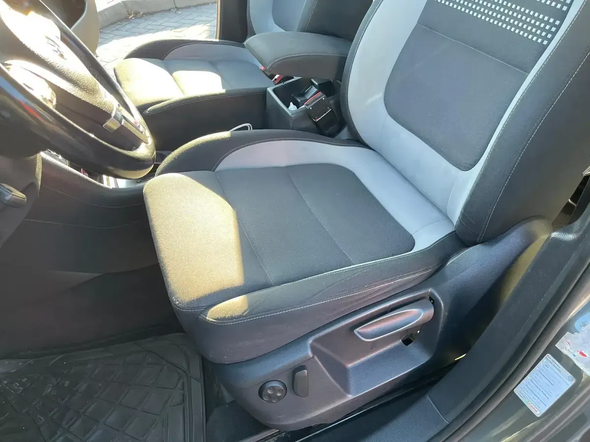 Gebraucht VW Sharan 177 PS (130 kW) 2014 Grau Van / Kleinbus