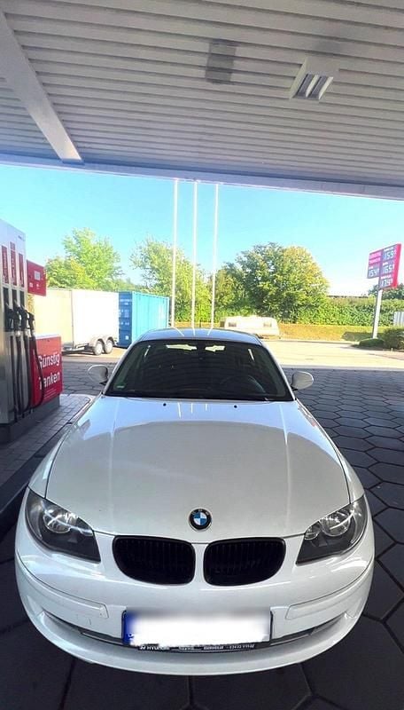 Gebraucht BMW M1 122 PS (89 kW) 2009 Weiß Coupé