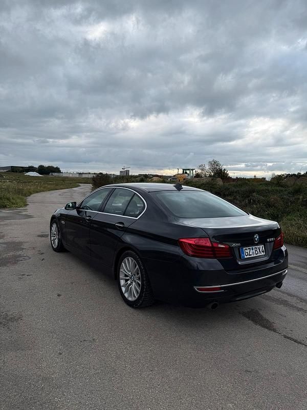 Grau Gebraucht 2014 BMW 535 Luxury Line Limousine | 16.900 € (Fairer Preis) - Bild 1/4