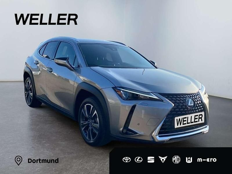 Gebraucht Lexus UX 250h 184 PS (135 kW) 2022 Silber SUV