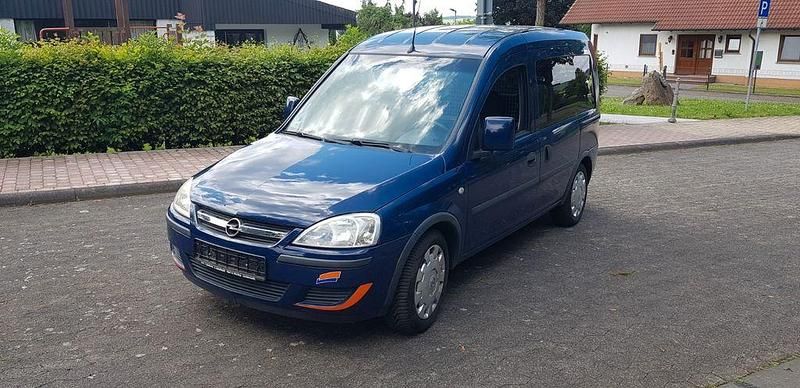 Usado Opel Combo 94 HP (69 kW) 2008 Azul Monovolume