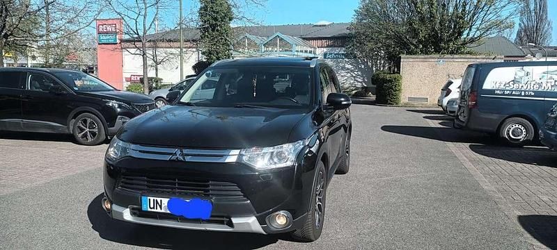 Gebraucht Mitsubishi Outlander Invite 150 PS (110 kW) 2014 Schwarz SUV