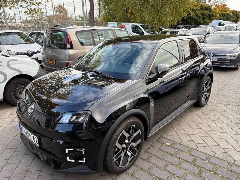 Gebraucht Renault 5 E-Tech Urban 77 kW (106 PS) 2025 Black pearlschwarz metallic Limousine