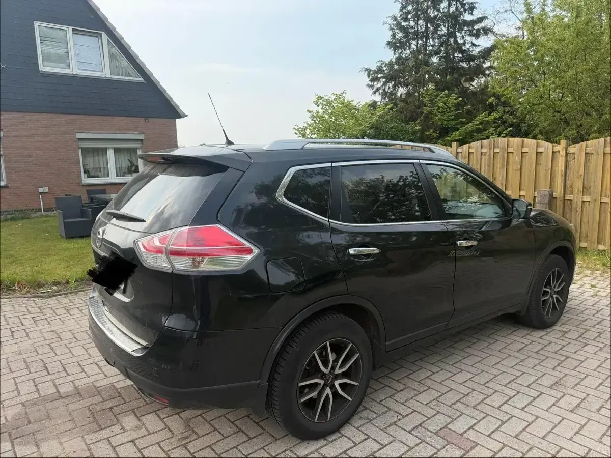 Gebraucht Nissan X-Trail 132 PS (97 kW) 2016 Schwarz SUV