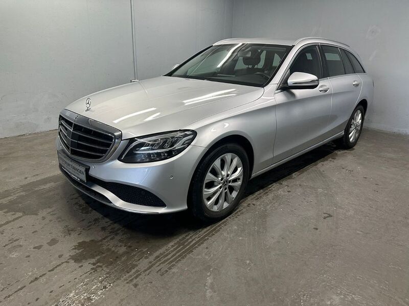 Gebraucht Mercedes C200 Avantgarde 184 PS (135 kW) 2020 Silber Limousine