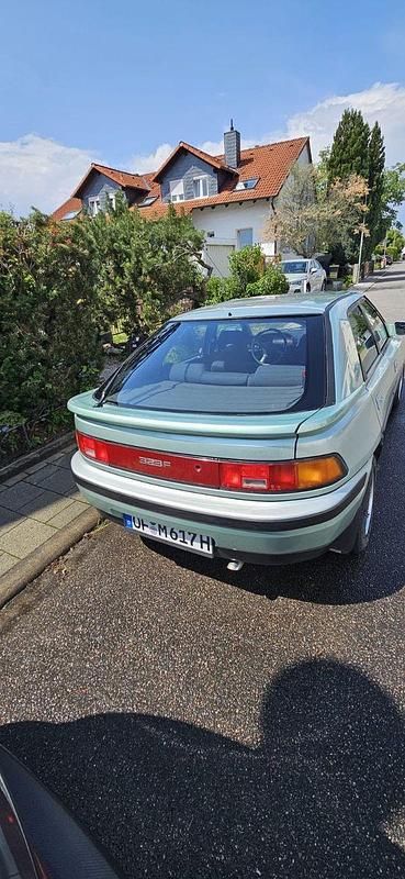 Gebraucht Mazda 323 98 PS (72 kW) 1992 Grün Kleinwagen