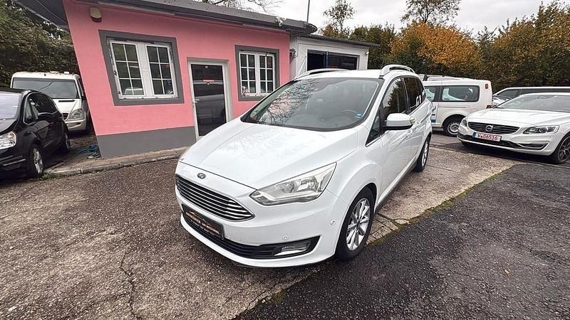 Weiß Gebraucht 2016 Ford Grand C-Max Titanium Van / Kleinbus | 9.790 € (Fairer Preis) - Bild 1/4