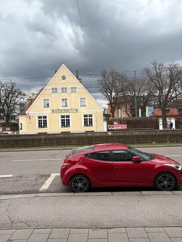 Rot Gebraucht 2012 Hyundai Veloster Kleinwagen | 4.750 € (Guter Preis) - Bild 1/4