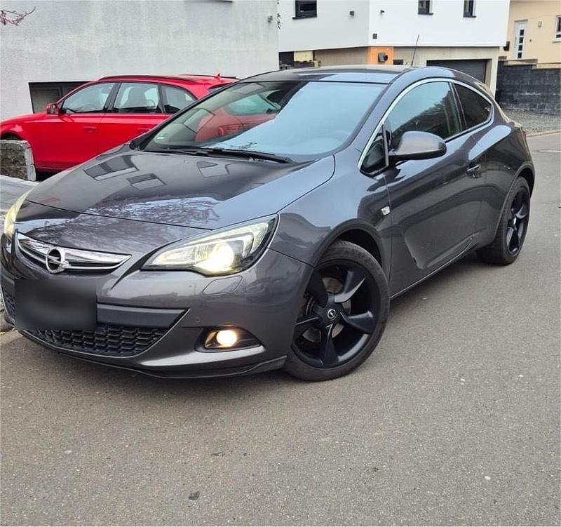 Gebraucht Opel Astra GTC Innovation 140 PS (102 kW) 2011 Grau Coupé