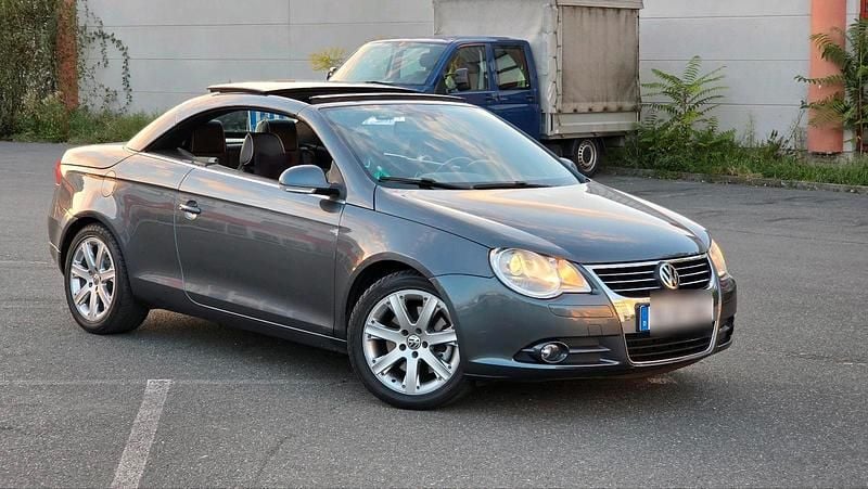 Grau Gebraucht 2008 VW Eos Cabrio | 5.499 € (Fairer Preis) - Bild 1/4